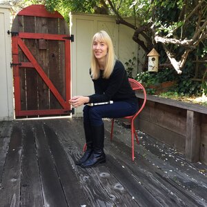 Amanda Penn Headshot